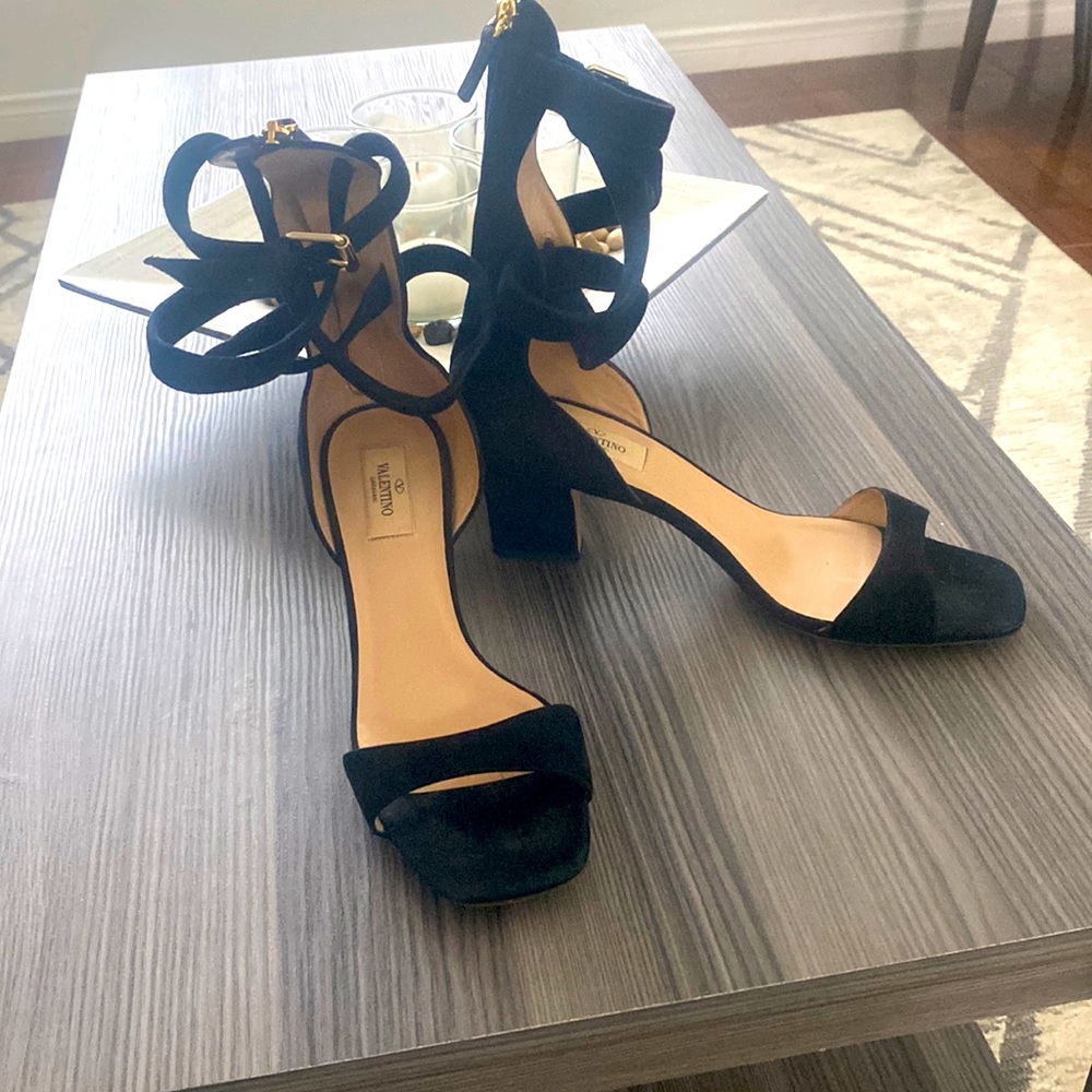 Valentino Garavani black shoes size 39.5